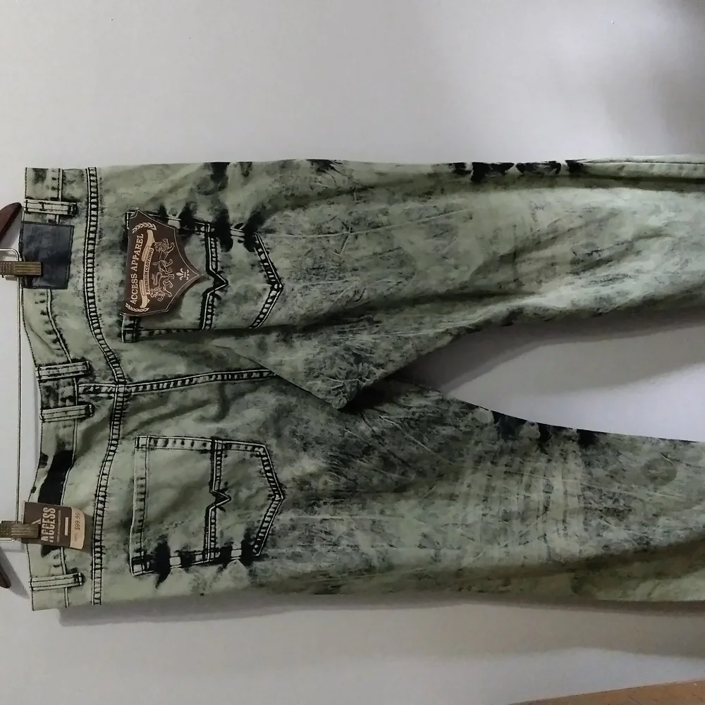 Men's Distressed Tie-Dye Jeans - Picture 6 of 10